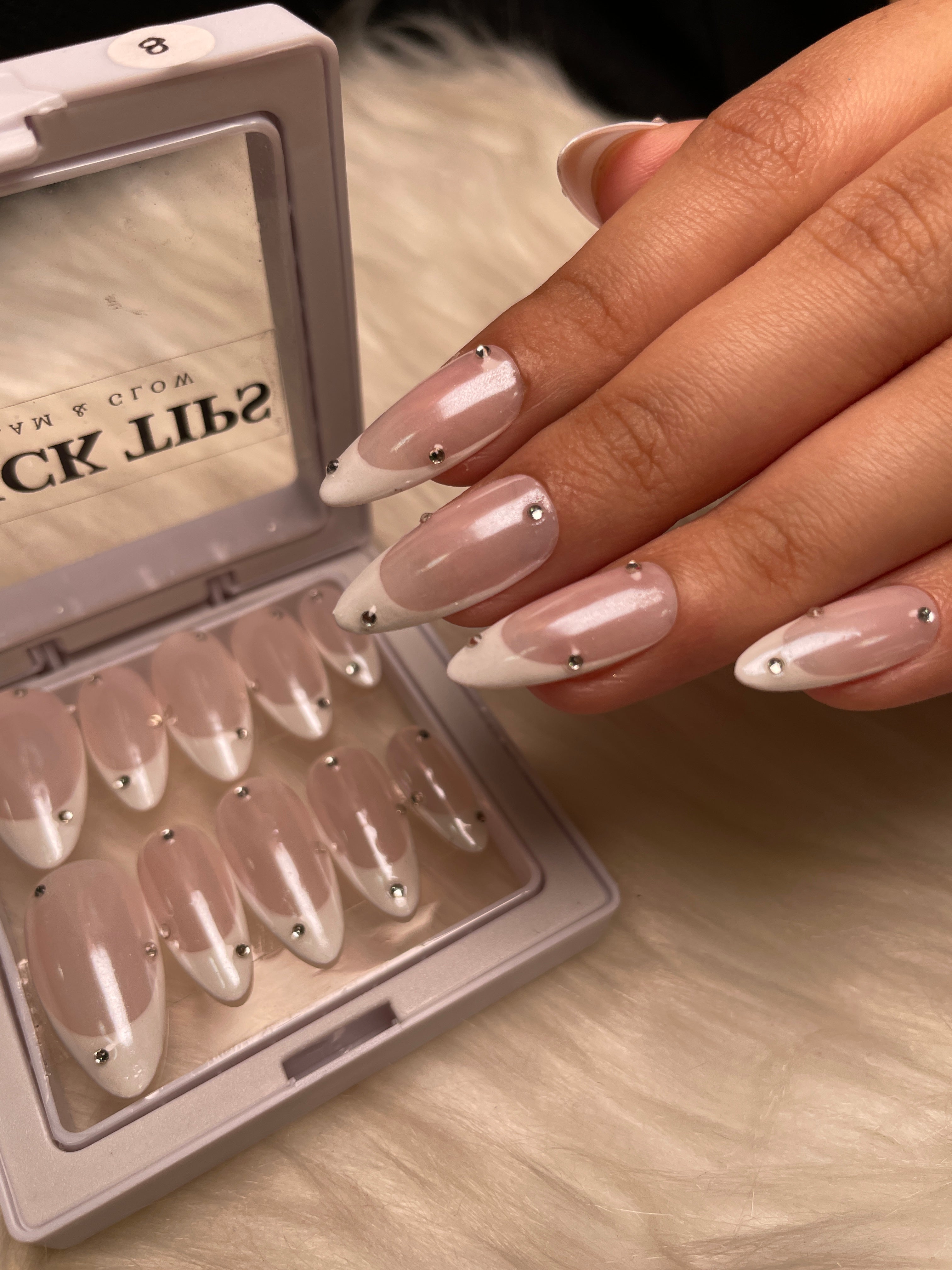 Silver Aura French